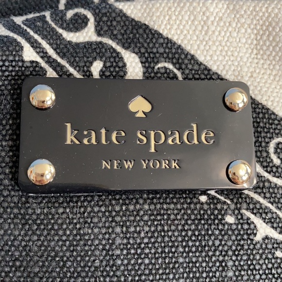 Kate Spade Paisley Grove pattern Karen bag. - Picture 2 of 7